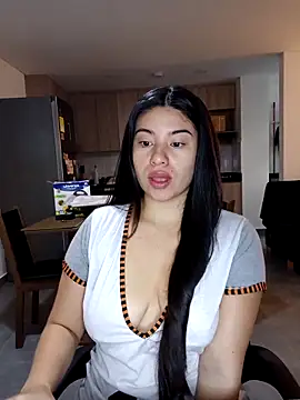 Snapshot of tara20_ chatting on October 12, 10:33 pm tara20 online show from October 12, 10:33 pm