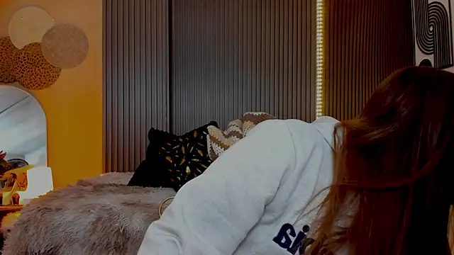 Snapshot of HalaanaTendeer chatting on November 26, 11:54 am HalaanaTendeer online show from November 26, 11:54 am