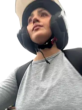 LIAH IZUMI online show from November 28, 12:49 pm