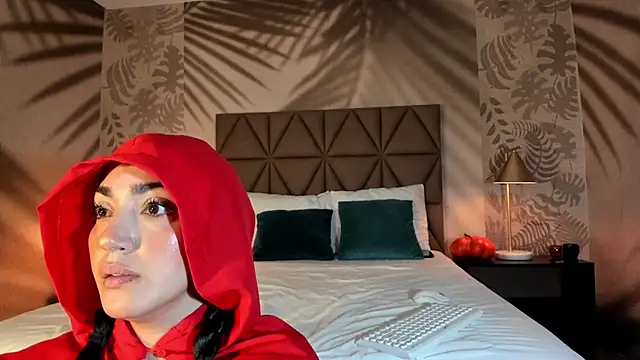 LIAH IZUMI online show from October 7, 1:12 pm