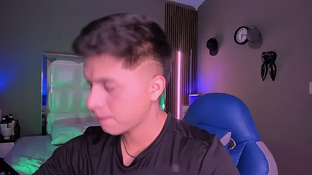 Niicky1  online show from September 14, 9:15 pm