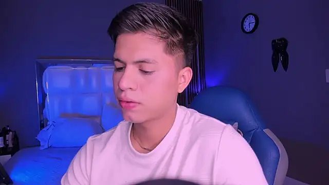 Niicky1  online show from September 8, 9:25 pm