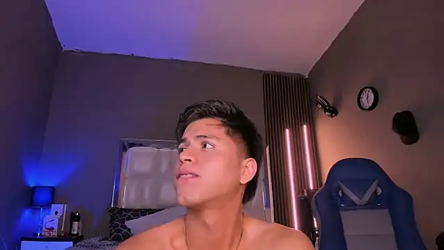 Niicky1  online show from March 13, 12:05 am