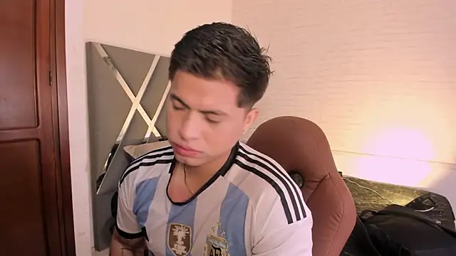 Niicky1  online show from January 18, 1:36 pm