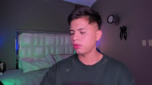 Niicky1  online show from September 13, 9:15 pm