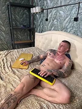 MrrKray online show from February 23, 8:11 pm