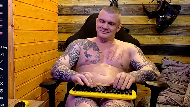 Snapshot of MrrKray chatting on February 5, 10:49 pm MrrKray online show from February 5, 10:49 pm