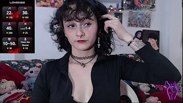 kitty22  online show from December 15, 3:40 pm