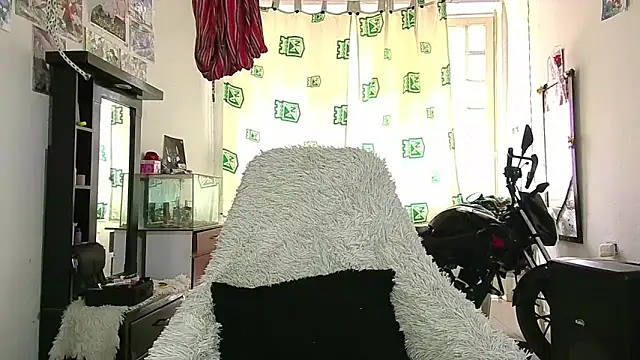 Snapshot of kitty22_ chatting on June 3, 2:29 pm kitty22 online show from June 3, 2:29 pm