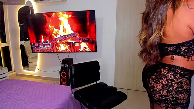 AbrilStivenson  online show from November 28, 1:28 am