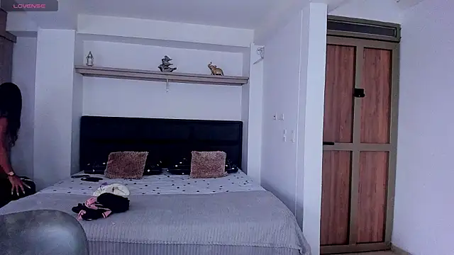 AbrilStivenson  online show from September 18, 2:53 pm