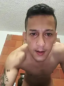 JoseHosther20xh online show from November 6, 6:17 am