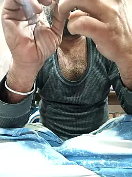 Snapshot of lund_lol chatting on January 9, 7:59 am lund lol online show from January 9, 7:59 am