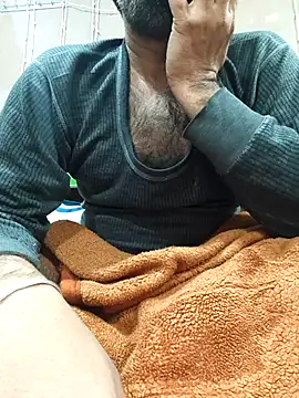 Snapshot of lund_lol chatting on January 8, 7:47 am lund lol online show from January 8, 7:47 am