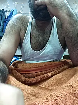 Snapshot of lund_lol chatting on December 16, 6:28 am lund lol online show from December 16, 6:28 am