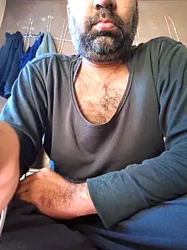 Snapshot of lund_lol chatting on December 20, 6:27 am lund lol online show from December 20, 6:27 am