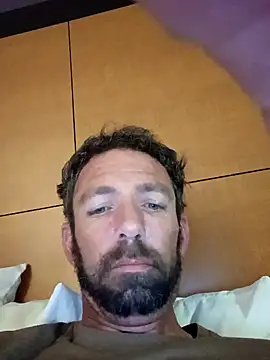 Snapshot of Treemandude chatting on October 26, 12:11 am Treemandude online show from October 26, 12:11 am