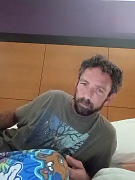 Snapshot of Treemandude chatting on October 31, 6:15 pm Treemandude online show from October 31, 6:15 pm