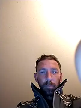 Snapshot of Treemandude chatting on December 2, 1:28 am Treemandude online show from December 2, 1:28 am