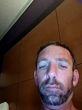 Snapshot of Treemandude chatting on November 6, 4:11 pm Treemandude online show from November 6, 4:11 pm