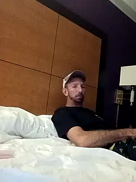 Snapshot of Treemandude chatting on November 12, 7:45 am Treemandude online show from November 12, 7:45 am