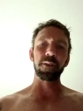 Snapshot of Treemandude chatting on November 3, 8:18 am Treemandude online show from November 3, 8:18 am