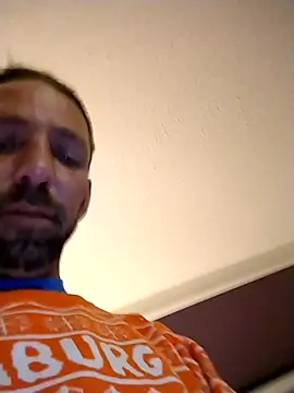 Snapshot of Treemandude chatting on November 30, 3:40 am Treemandude online show from November 30, 3:40 am