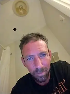 Snapshot of Treemandude chatting on November 23, 11:04 pm Treemandude online show from November 23, 11:04 pm