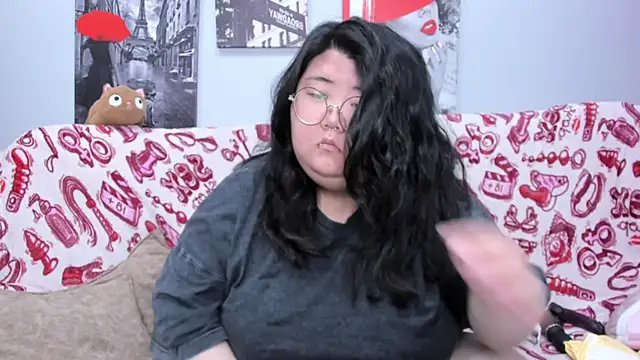 Snapshot of Nadine_asian chatting on June 18, 3:05 am Nadine asian online show from June 18, 3:05 am