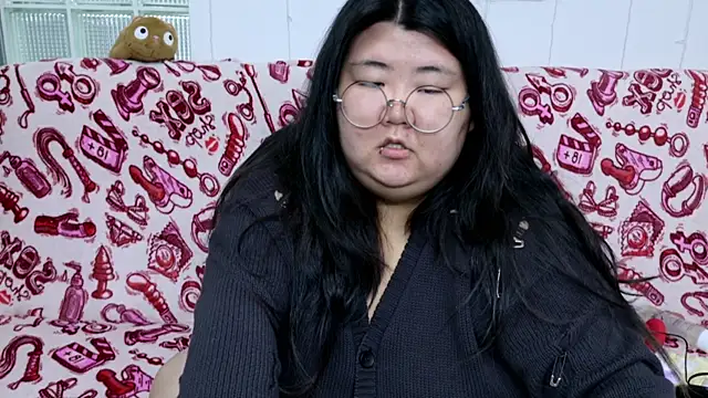 Snapshot of Nadine_asian chatting on December 19, 9:00 am Nadine asian online show from December 19, 9:00 am