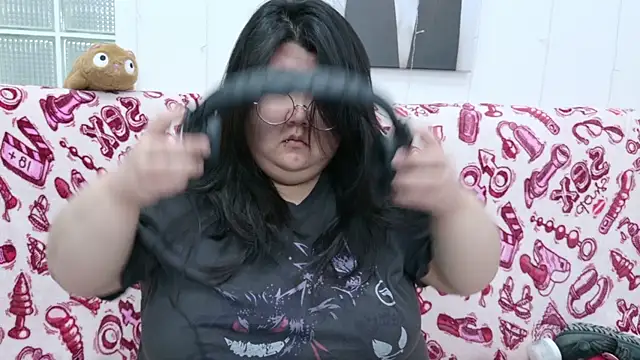 Snapshot of Nadine_asian chatting on February 6, 8:21 am Nadine asian online show from February 6, 8:21 am