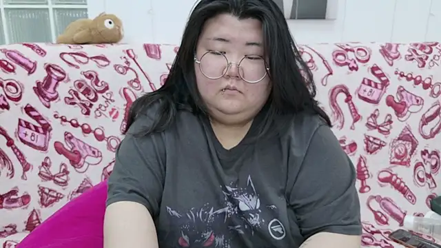 Snapshot of Nadine_asian chatting on February 15, 7:51 am Nadine asian online show from February 15, 7:51 am