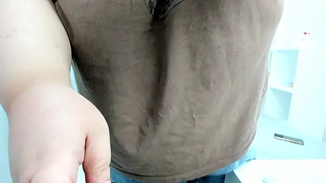 Snapshot of Nadine_asian chatting on February 12, 2:55 am Nadine asian online show from February 12, 2:55 am