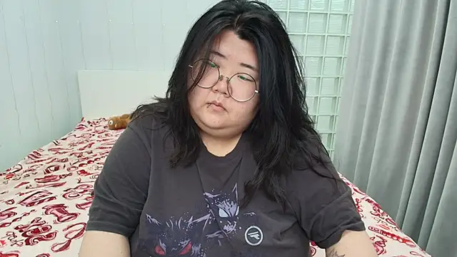 Snapshot of Nadine_asian chatting on February 20, 8:27 am Nadine asian online show from February 20, 8:27 am