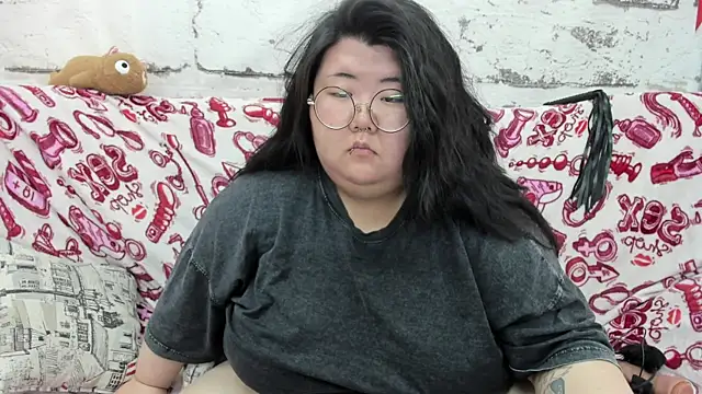 Snapshot of Nadine_asian chatting on July 2, 3:23 am Nadine asian online show from July 2, 3:23 am