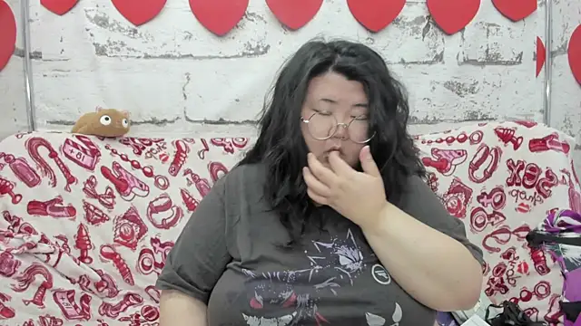 Snapshot of Nadine_asian chatting on July 9, 2:01 am Nadine asian online show from July 9, 2:01 am