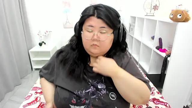 Snapshot of Nadine_asian chatting on June 25, 5:12 am Nadine asian online show from June 25, 5:12 am