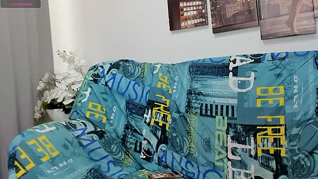 Snapshot of Nadine_asian chatting on February 1, 8:23 am Nadine asian online show from February 1, 8:23 am