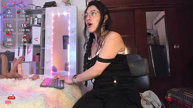 Rapunzeell  online show from March 18, 10:21 pm