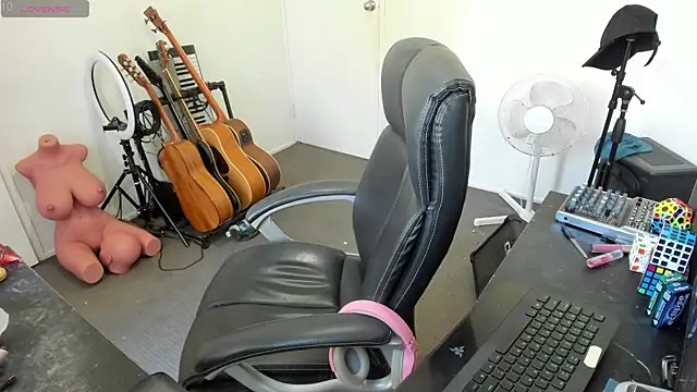 Ts-lucy-lux online show from November 2, 9:53 pm