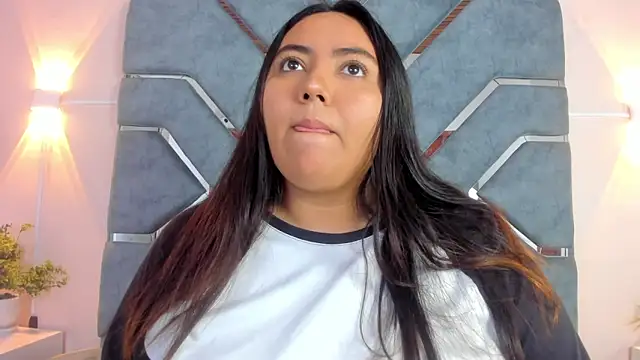 LucciaPorter online show from March 25, 1:32 pm