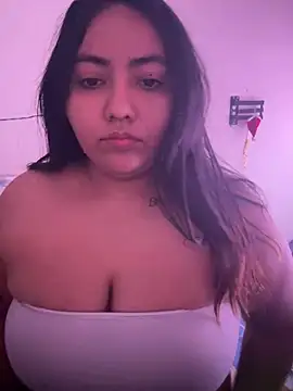 Snapshot of LucciaPorter chatting on June 7, 1:38 pm LucciaPorter online show from June 7, 1:38 pm