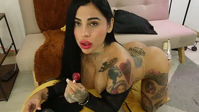 Sofhia cruz online show from November 18, 11:59 pm