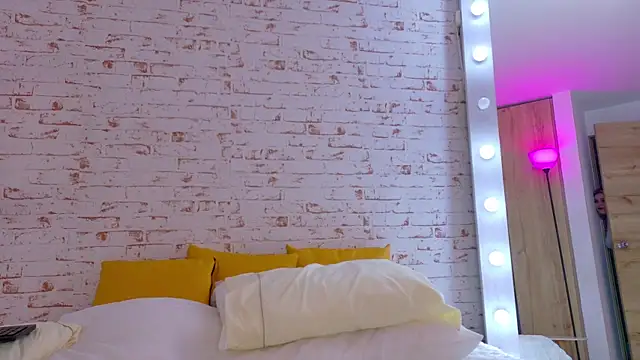 Sofhia cruz online show from October 18, 3:52 am