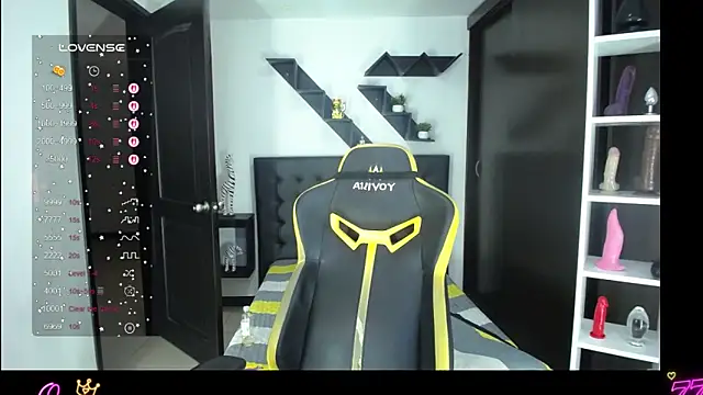 kendalladam online show from April 16, 9:39 pm