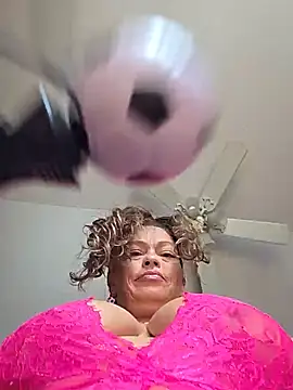 Snapshot of Erotic_and_Exotic chatting on June 27, 8:26 pm Erotic and Exotic online show from June 27, 8:26 pm