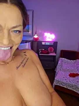 Snapshot of Erotic_and_Exotic chatting on February 13, 7:13 am Erotic and Exotic online show from February 13, 7:13 am