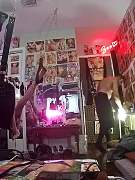 Snapshot of luvs2cumm69 chatting on March 22, 5:06 am luvs2cumm69 online show from March 22, 5:06 am