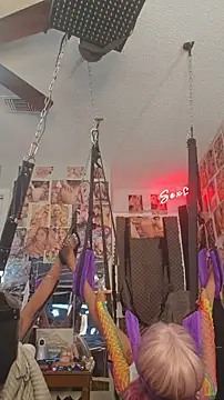 luvs2cumm69 online show from December 14, 8:09 am