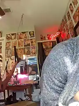 Snapshot of luvs2cumm69 chatting on February 25, 5:08 pm luvs2cumm69 online show from February 25, 5:08 pm